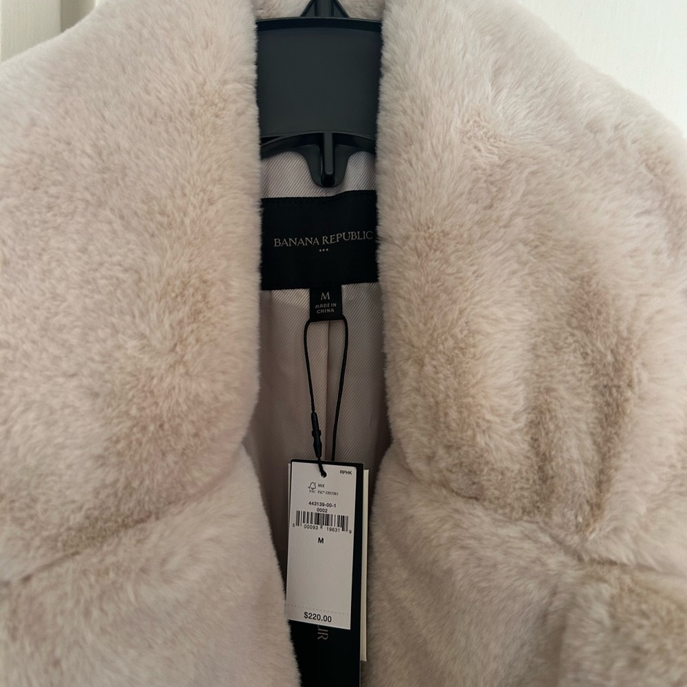 NWT Banana Republic Cream Teddy Jacket in Size Medium - Picture 2 of 8